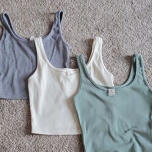 3 pack tank crop / green, gray, cream/ size xs